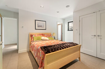 3389 Thompson Crescent
